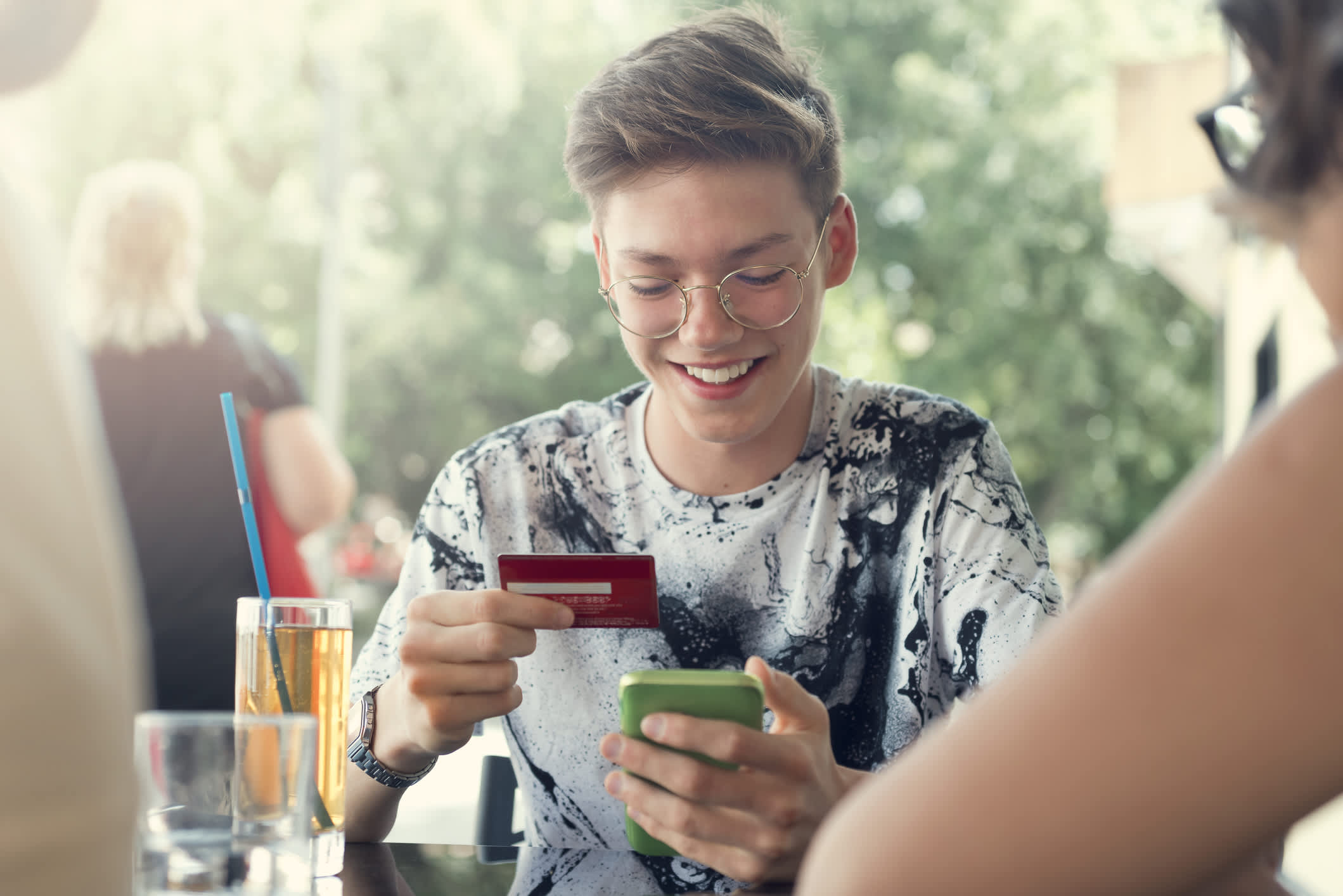 Online Bank Account for Teens: A Complete Guide for 2025