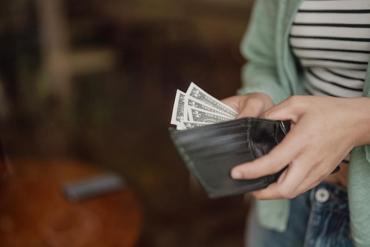 What Is the Minimum Salary for a Personal Loan? A Clear 2025 Guide